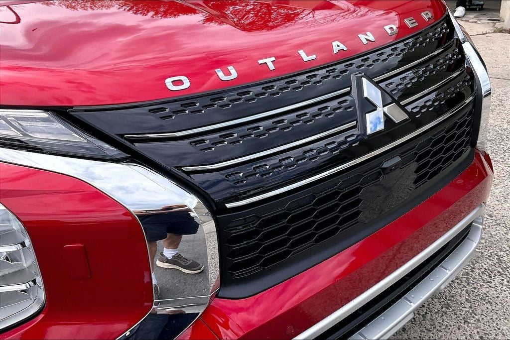 2023 Mitsubishi Outlander SE