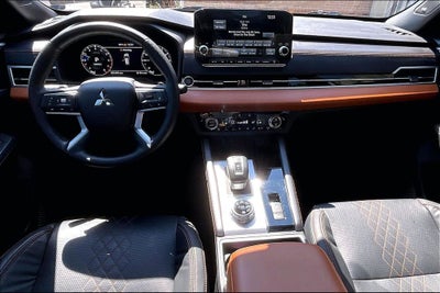 2022 Mitsubishi Outlander SEL Touring