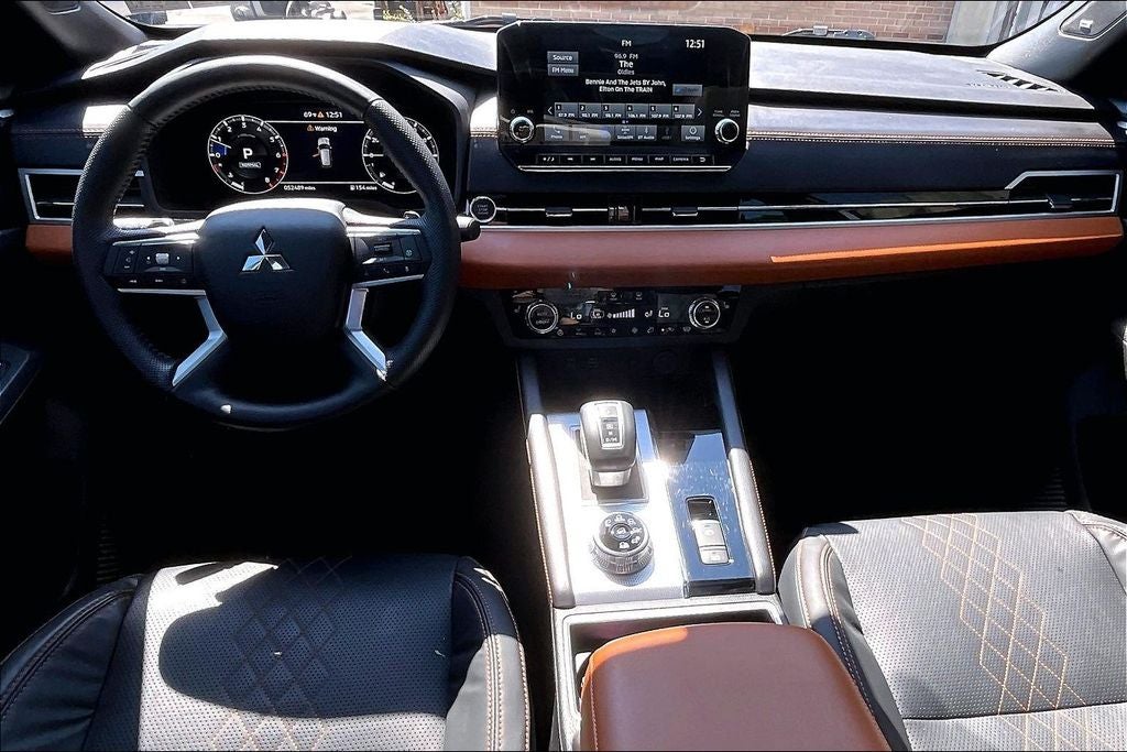 2022 Mitsubishi Outlander SEL Touring
