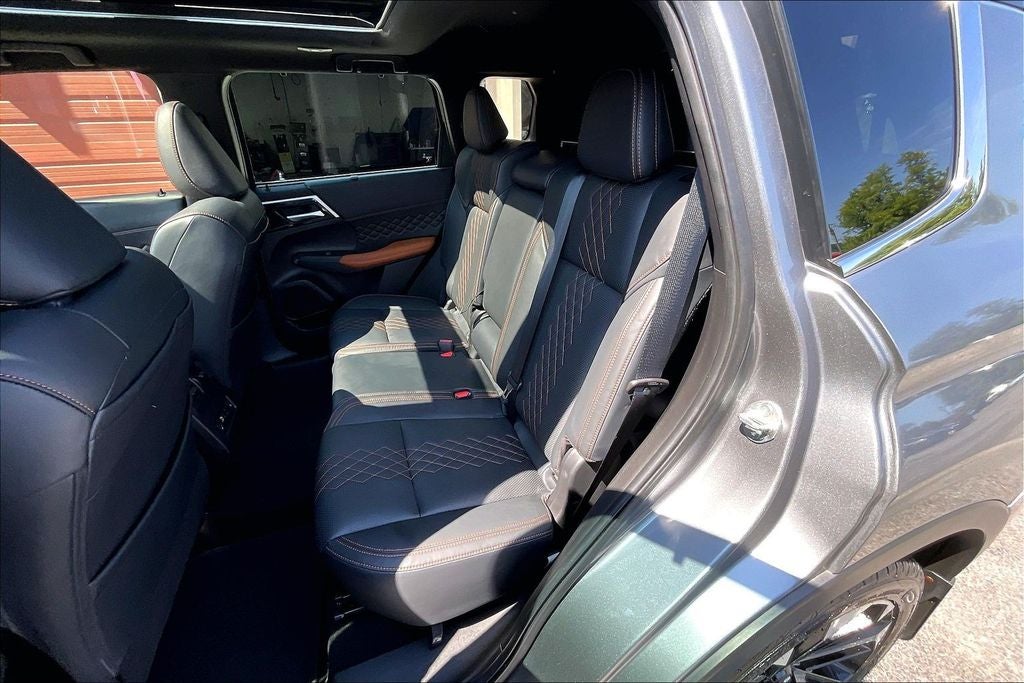 2022 Mitsubishi Outlander SEL Touring