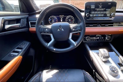 2022 Mitsubishi Outlander SEL Touring