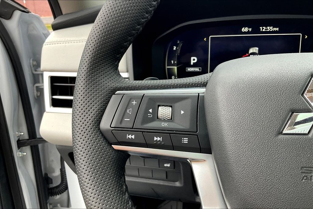 2025 Mitsubishi Outlander SE w/Tech