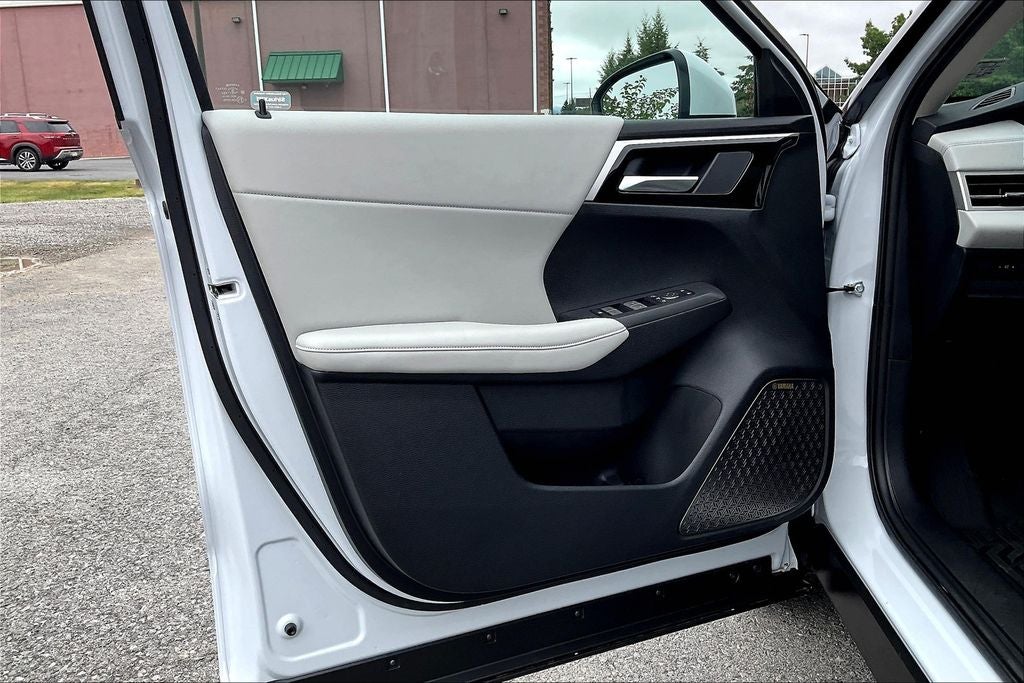 2025 Mitsubishi Outlander SE w/Tech