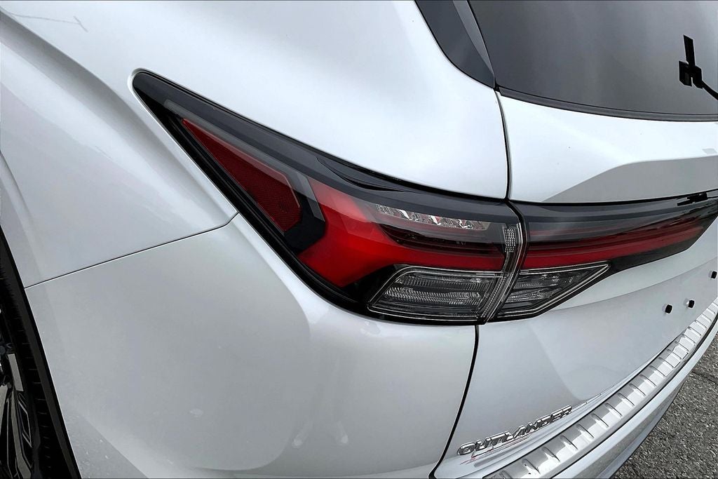2025 Mitsubishi Outlander SE w/Tech