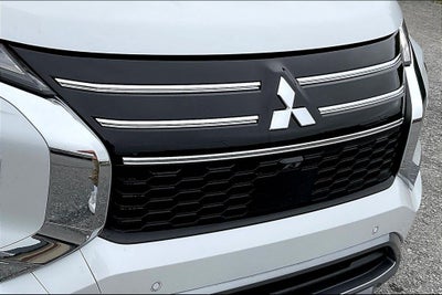 2025 Mitsubishi Outlander SE w/Tech