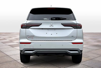 2025 Mitsubishi Outlander SE w/Tech
