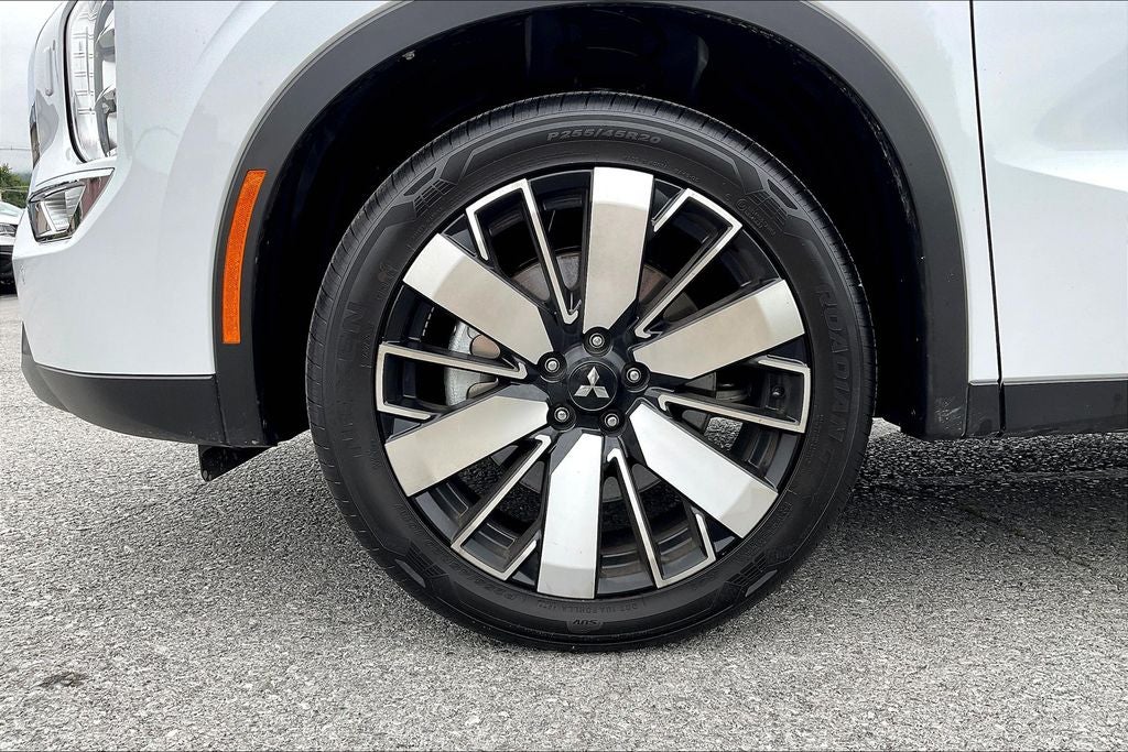 2025 Mitsubishi Outlander SE w/Tech