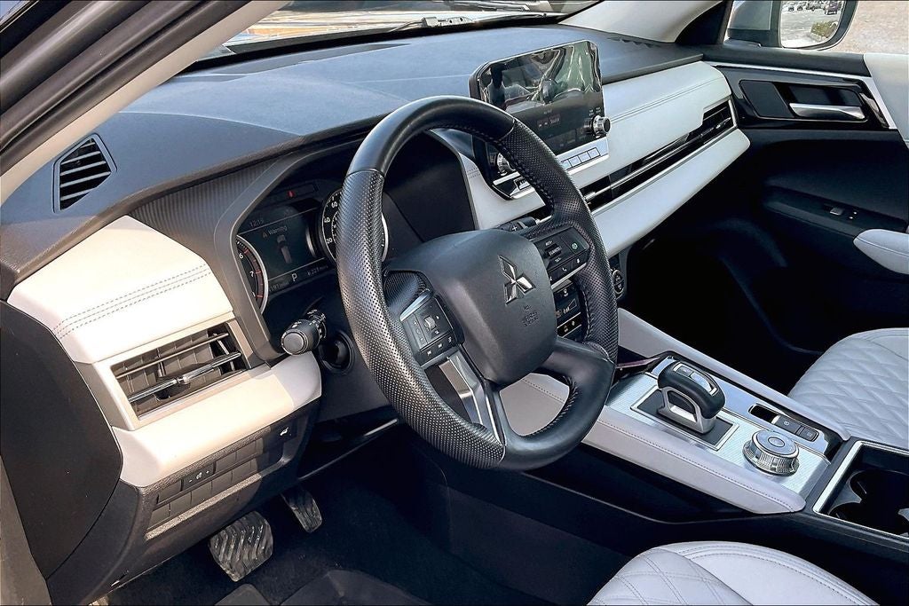 2022 Mitsubishi Outlander SEL