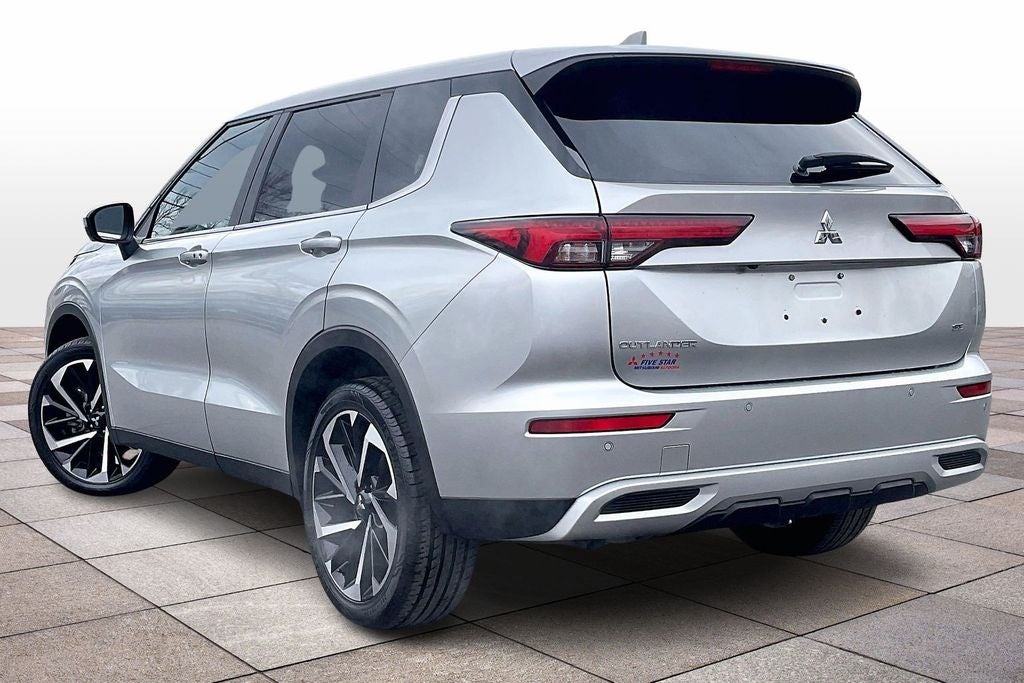 2024 Mitsubishi Outlander SE