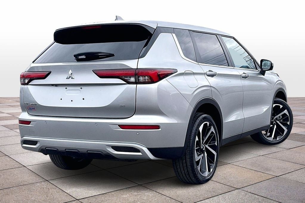 2024 Mitsubishi Outlander SE