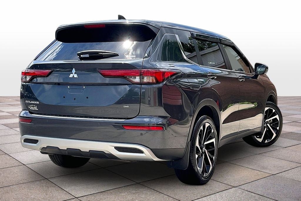 2024 Mitsubishi Outlander SE