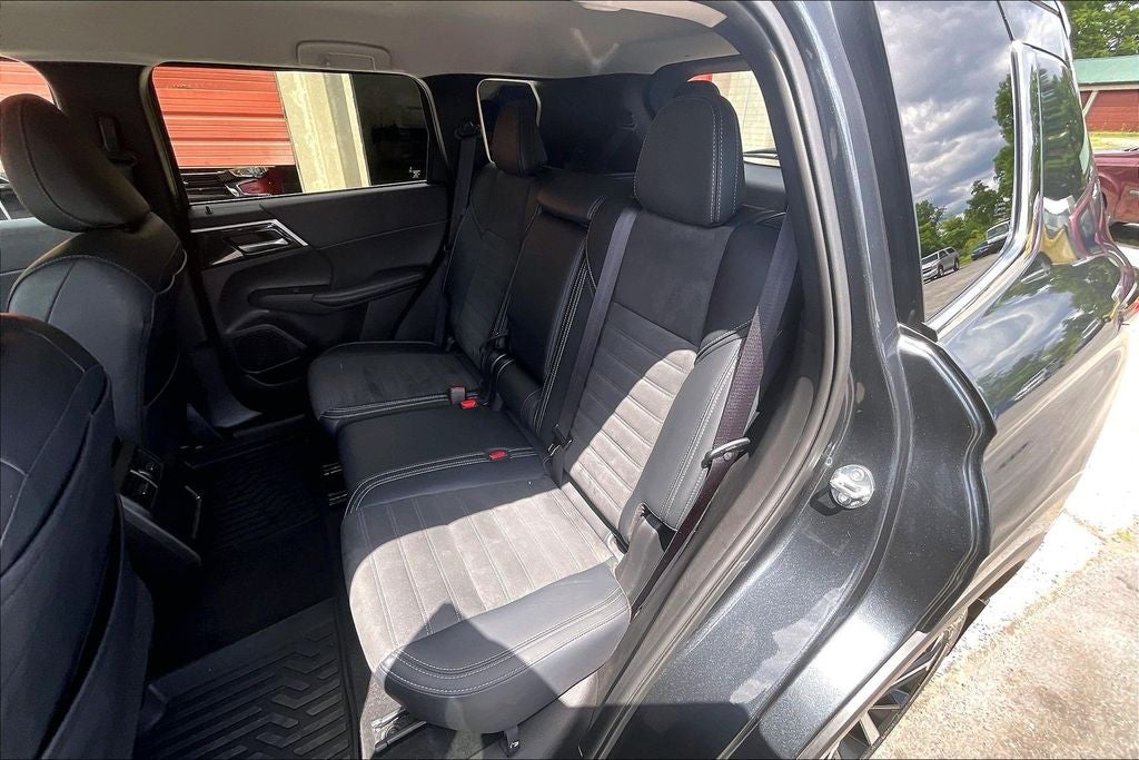 2024 Mitsubishi Outlander SE