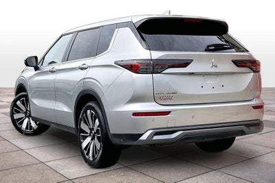 2025 Mitsubishi Outlander SE w/Tech