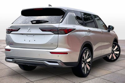2025 Mitsubishi Outlander SE w/Tech