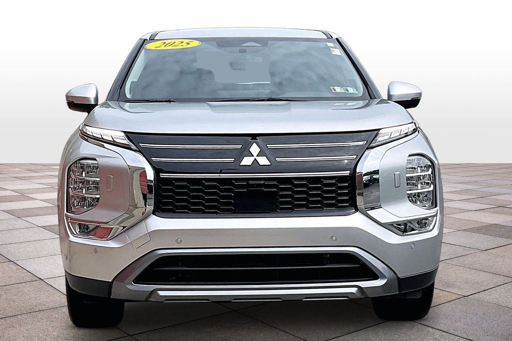 2025 Mitsubishi Outlander SE w/Tech