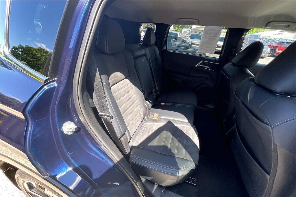 2024 Mitsubishi Outlander SE