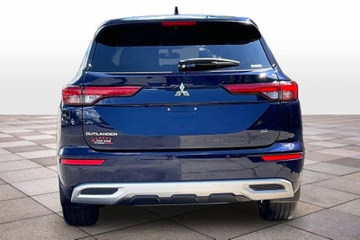 2024 Mitsubishi Outlander SE
