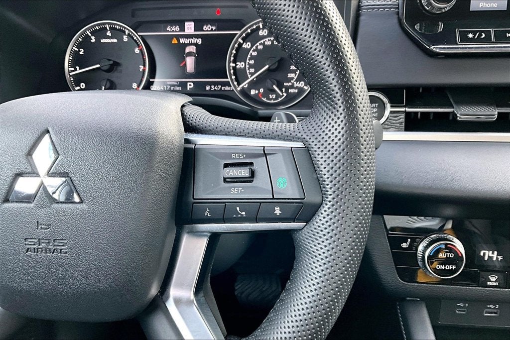 2024 Mitsubishi Outlander SE
