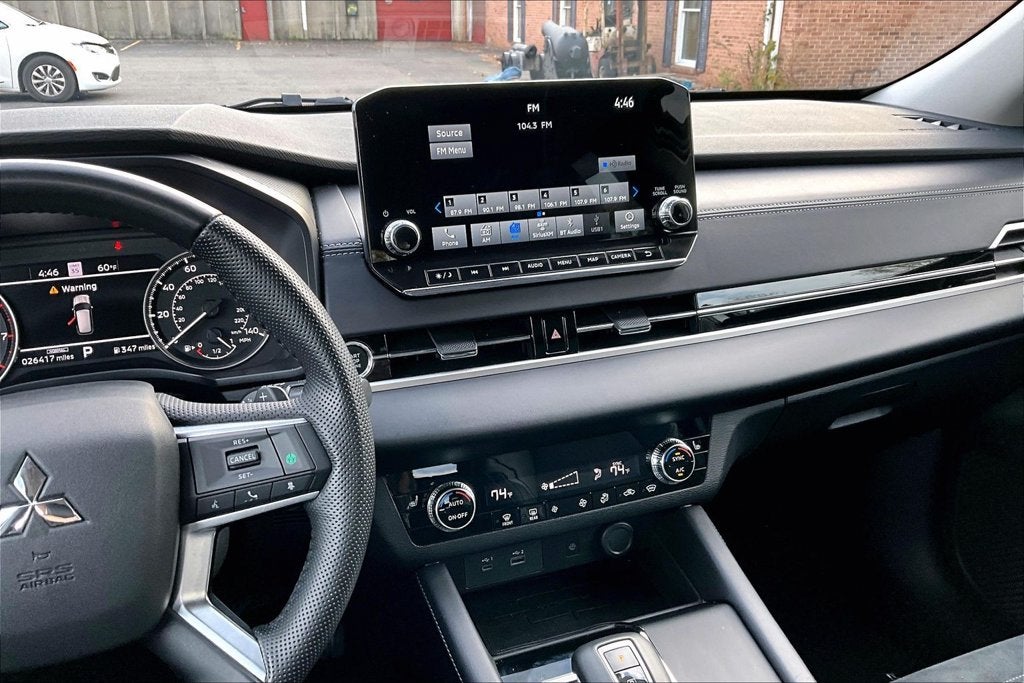 2024 Mitsubishi Outlander SE