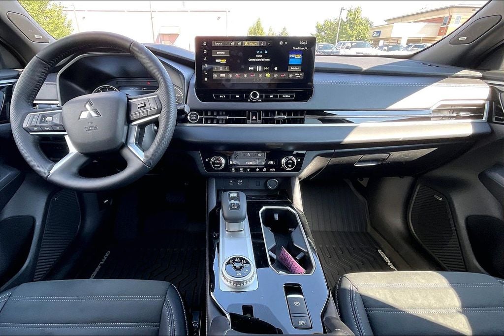 2026 Mitsubishi Outlander LE
