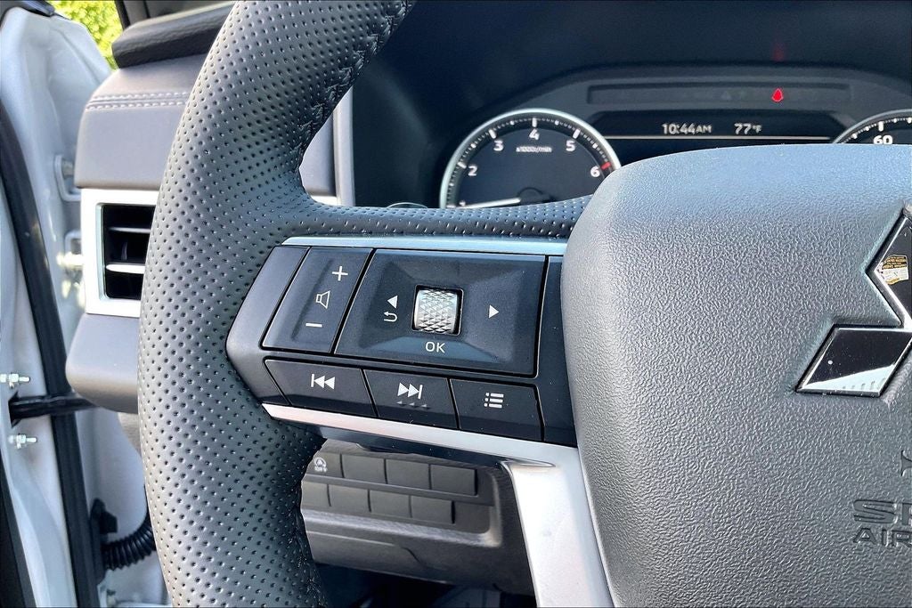 2026 Mitsubishi Outlander LE