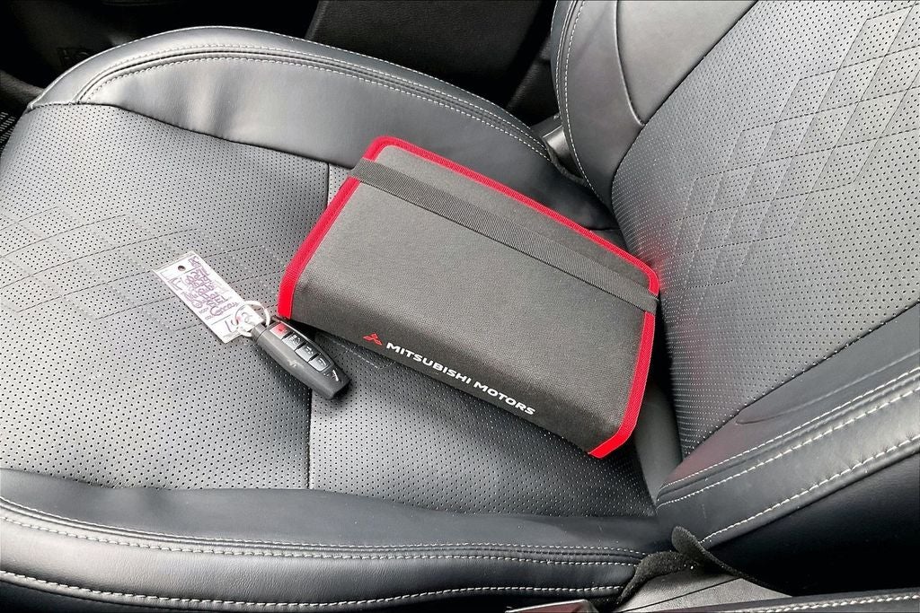 2024 Mitsubishi Outlander SEL Black Edition w/PanoRoof
