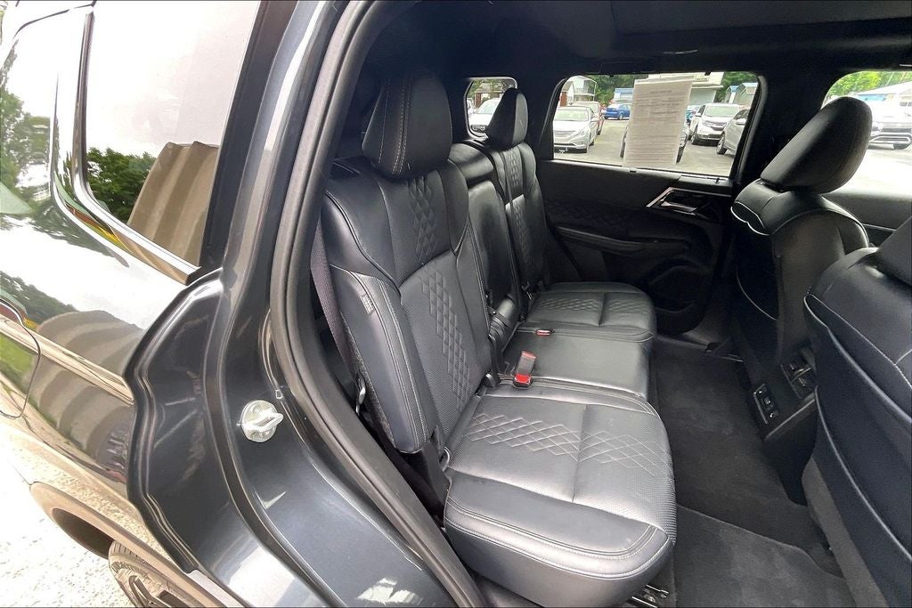 2024 Mitsubishi Outlander SEL Black Edition w/PanoRoof