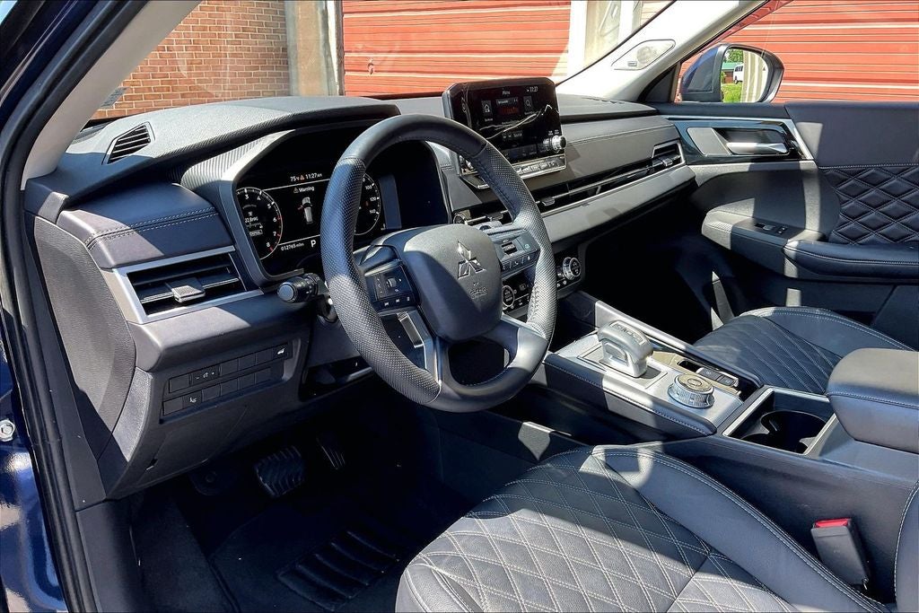 2024 Mitsubishi Outlander SEL Touring