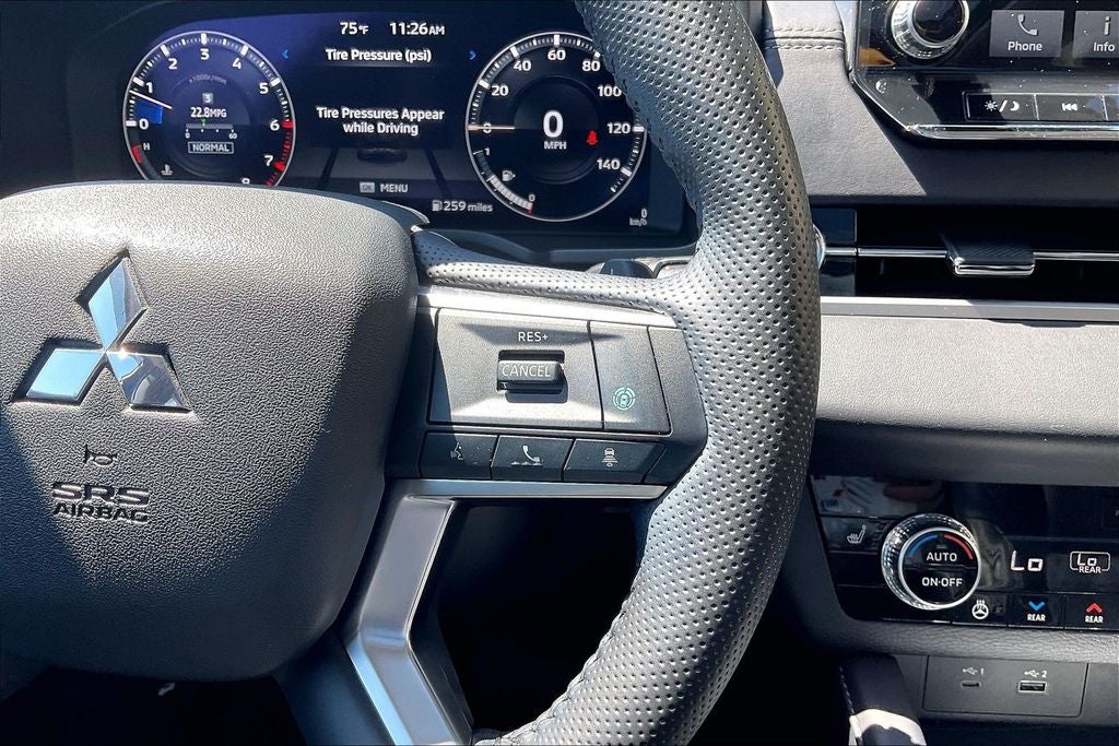 2024 Mitsubishi Outlander SEL Touring