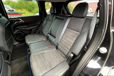 2023 Mitsubishi Outlander PHEV SE