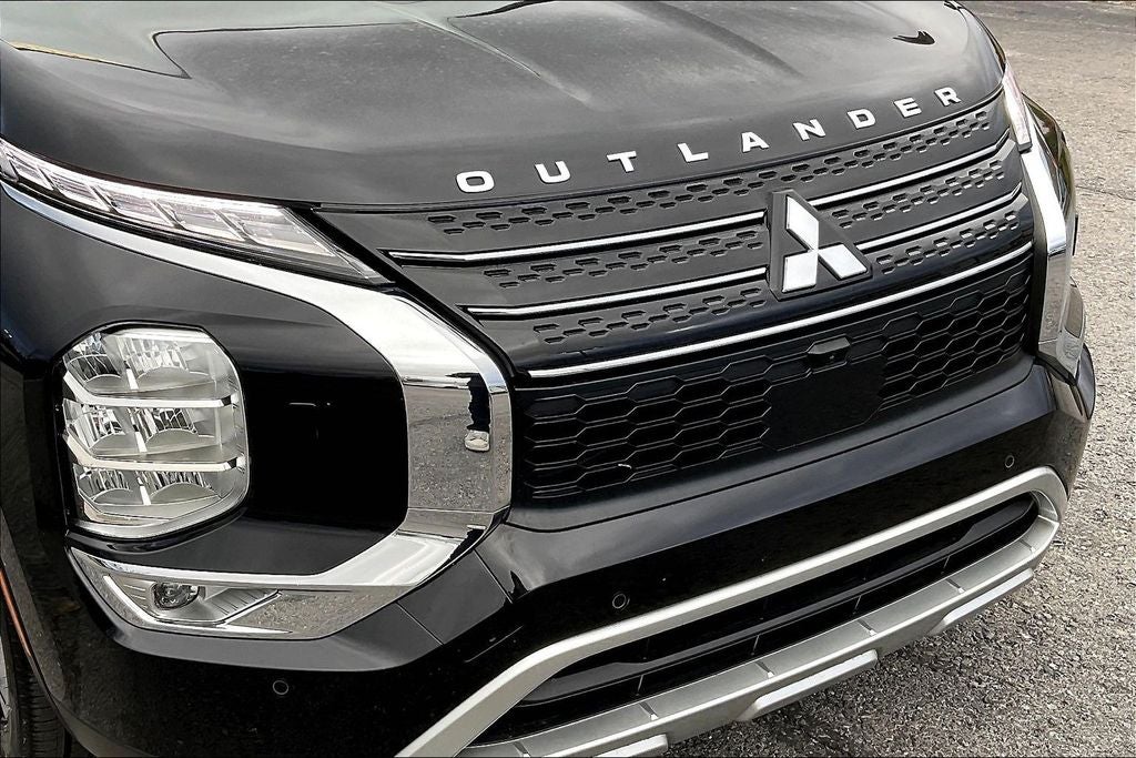 2023 Mitsubishi Outlander PHEV SE