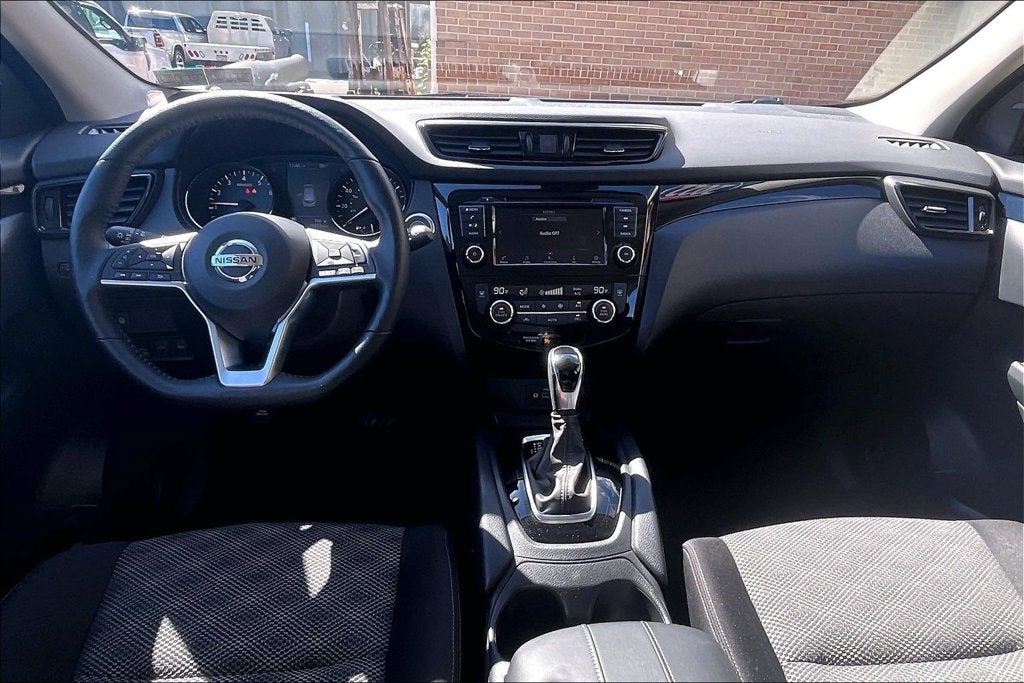 2022 Nissan Rogue Sport SV