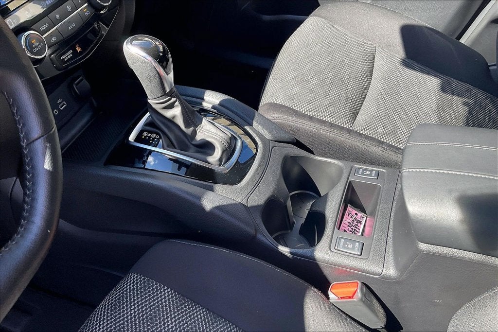 2022 Nissan Rogue Sport SV