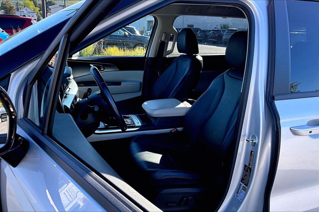 2022 Kia Carnival LXS