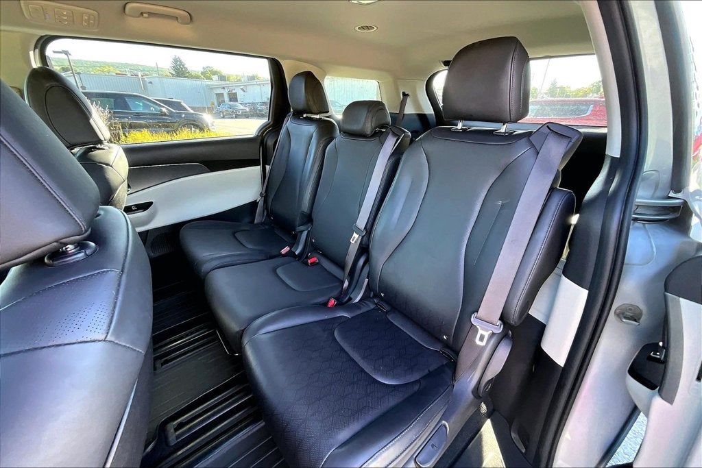 2022 Kia Carnival LXS
